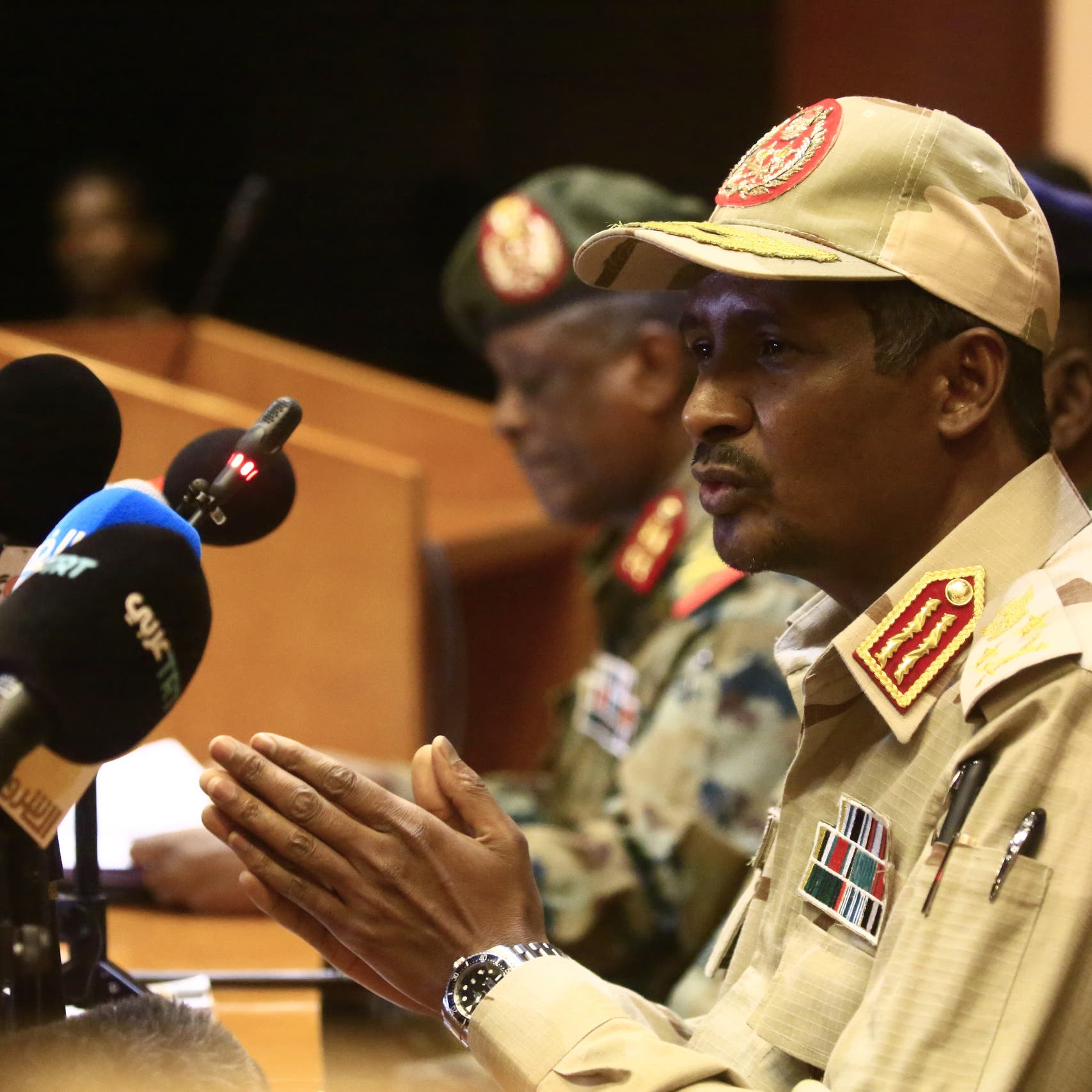 دقلو: الترويج بأن العسكر في السودان وراء الانقلاب نفاق