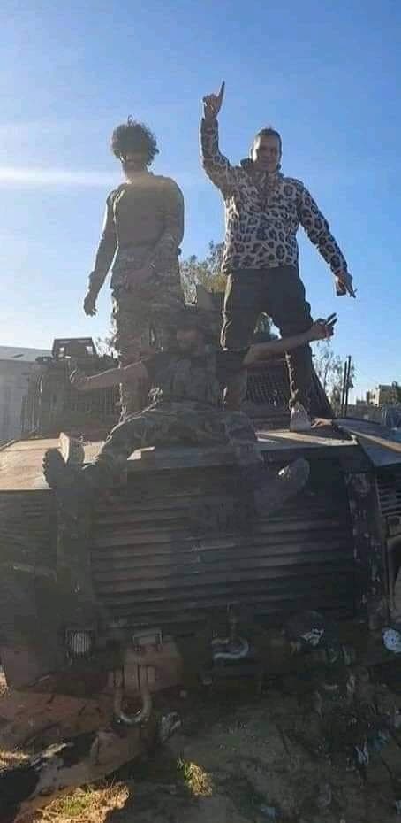 مدرعة للمليشيات في قبضة الجيش