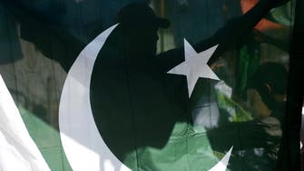Pakistan arrests five al-Qaeda operatives in nighttime raid