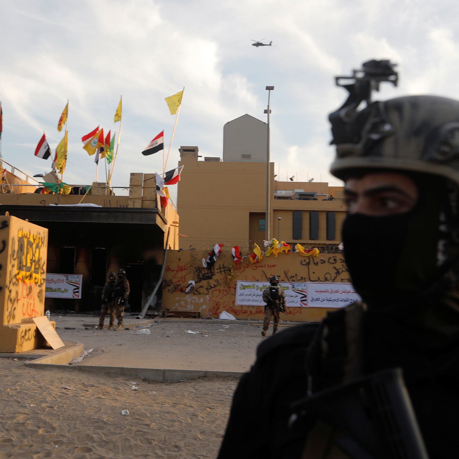 صواريخ تطال محيط السفارة الأميركية ومقرا للحشد ببغداد