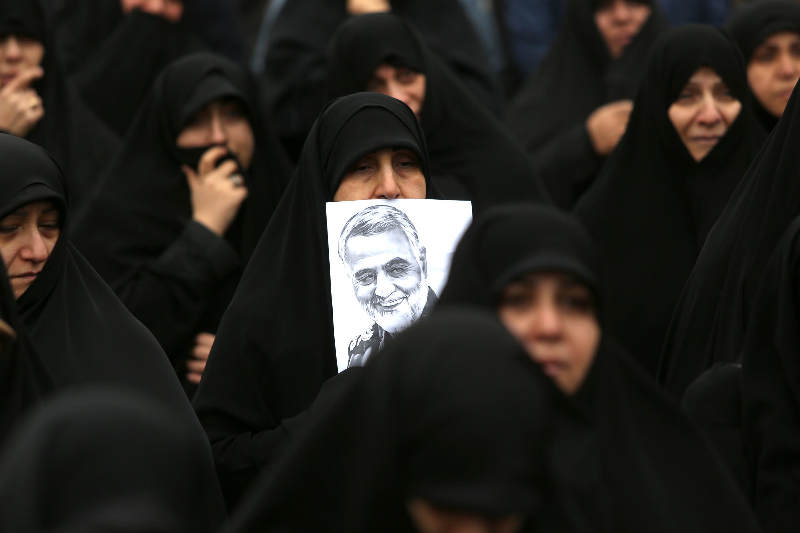 Một cảnh trong đám tang của Soleimani (AFP)