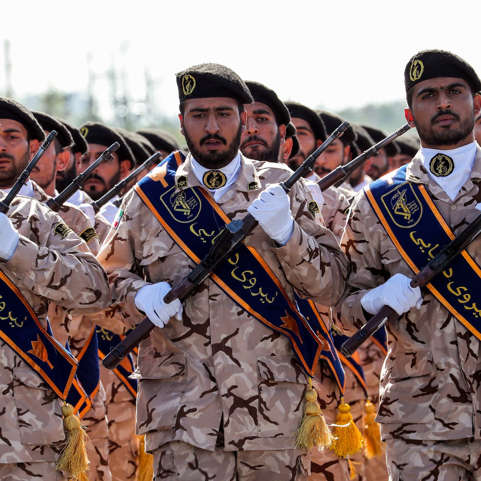 إيران تعاني.. والحرس يصب الأموال في جيب حزب الله