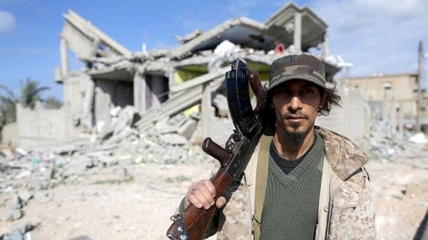 ليبيا.. تحركات دولية لاحتواء صراع حفتر والسراج