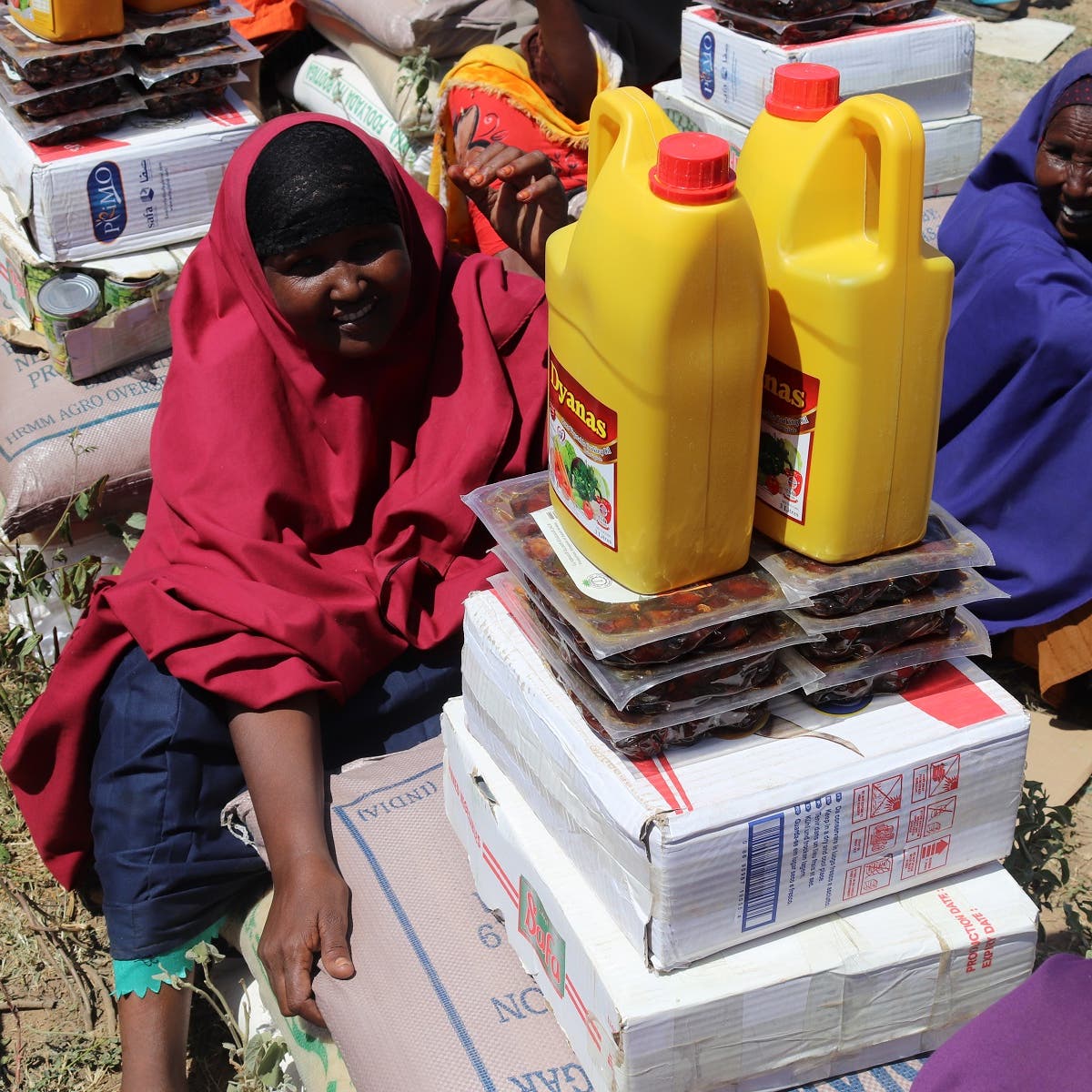 مركز الملك سلمان يوزع آلاف السلال الغذائية في الصومال