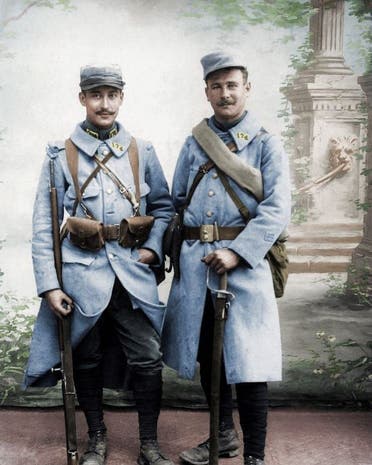 جنود فرنسيون يرتدون الكيبي