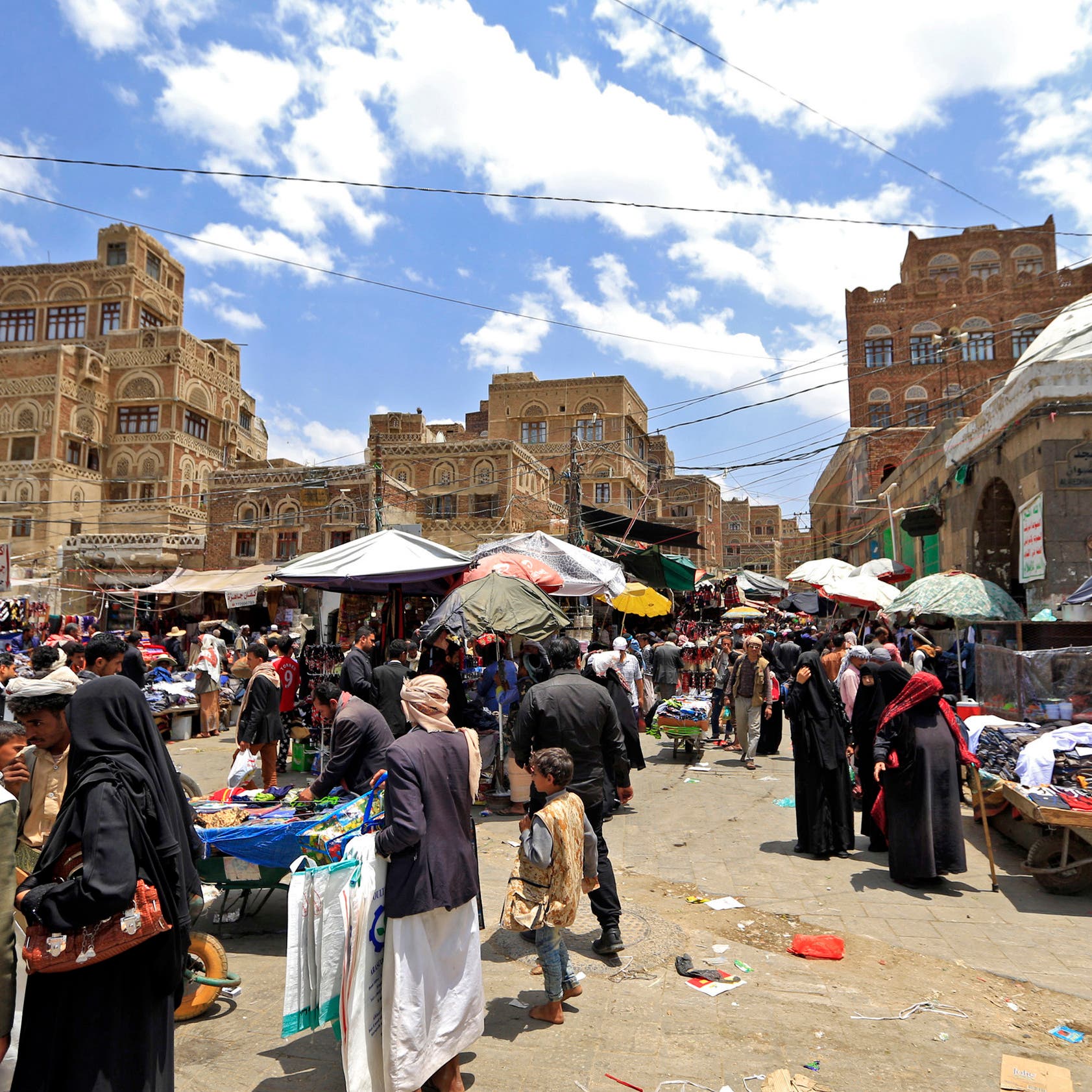 للأسبوع الثاني.. اليمن بلا إنترنت واتهام للحوثي بخنق الخدمة