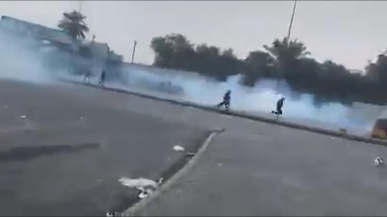 إطلاق الغاز المسيل للدموع قرب ساحة التحرير