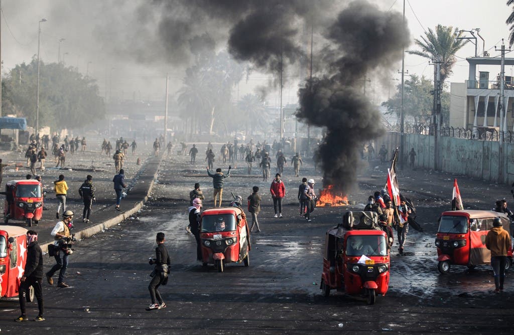 من مظاهرات وسط بغداد (أرشيفية فرانس برس)
