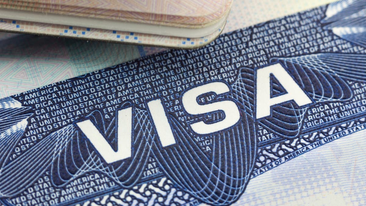 الجواز الإماراتي يعزز صدارته.. دخول 163 دولة بدون تأشيرة