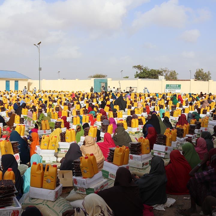 مركز الملك سلمان يقدم المساعدات لقرى كسمايو في الصومال