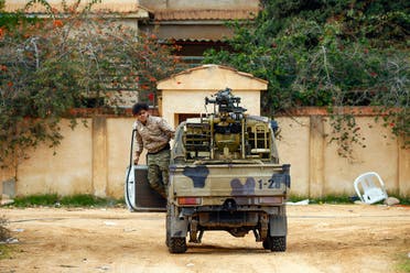 قوات تابعة لفصائل الوفاق في العاصمة الليبية طرابلس ( فرانس برس)