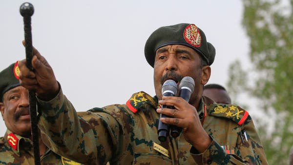 البرهان: علينا طرق جميع الأبواب لفك الحصار الخانق عن السودان