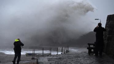 طوفان شدید «سیارا» باعث لغو صدها پرواز در کشورهای اروپایی شد