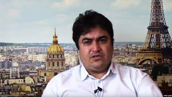 إيران تحاكم الصحافي روح الله زم الذي اختطفه الحرس الثوري