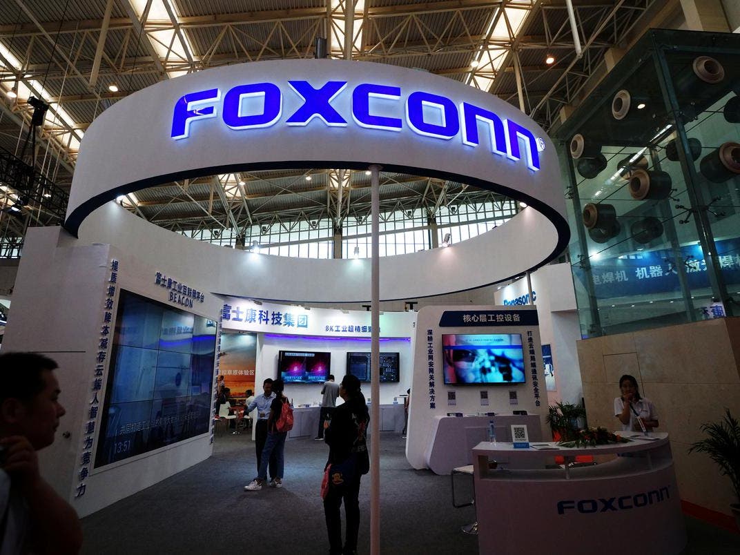Foxconn: ما نقل حول إنتاج مصانعنا لا يستند إلى حقائق