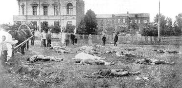 صورة لجثث عدد من ضحايا التشيكا