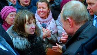  شاهد امرأة تسأل بوتين: هل يمكنك العيش بـ 170 دولاراً؟