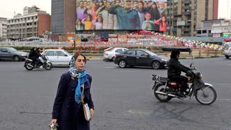 إبقاء إيران على اللائحة المالية السوداء يهوي بعملتها