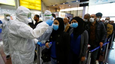 الكشف على ركاب عراقيين قادمين إلى إيران بمطار النجف