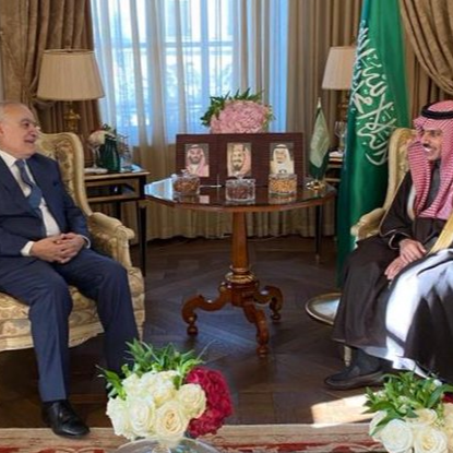 وزير الخارجية السعودي يبحث مع غسان سلامة مستجدات أوضاع ليبيا