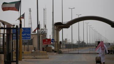 A Kuwaiti passenger is seen heading to Kuwait at the border gate between Iraq and Kuwait, at Safwan border crossing near Basra, Iraq May 10, 2018. (File photo: Reuters)