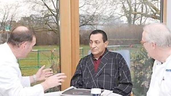 مبارك عبَر 3 أزمات صحية.. الرابعة أودت بحياته