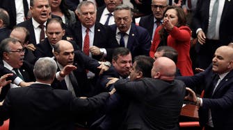 فيديو.. عراك بالبرلمان التركي بعد انتقاد نائب لأردوغان
