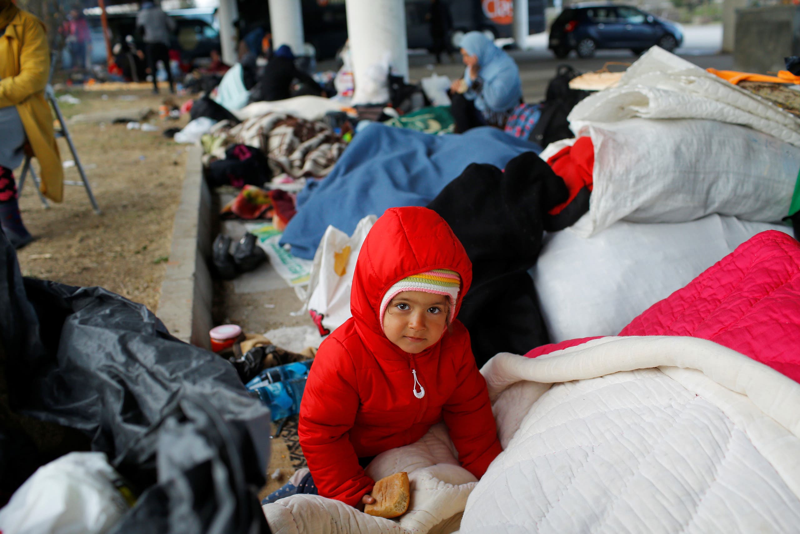 لاجئون سوريون (رويترز)