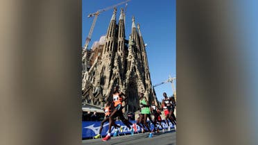 Competitors lead the pack past Gaudi's Sagrada Familia during the Barcelona Marathon in central Barcelona. (File photo: Reuters)