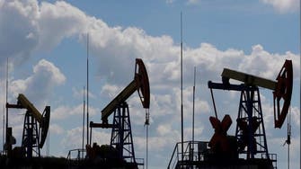 كورونا يقيد حركة 40% من سكان الأرض ويهوي بطلب النفط