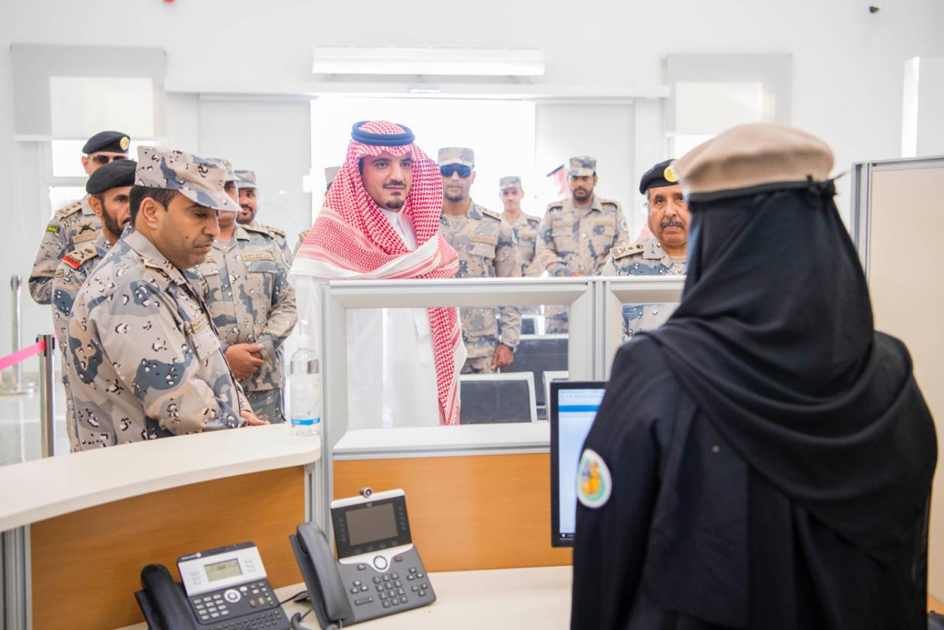 Saudi Arabia’s interior minister visits border control center in Tabuk. (SPA)