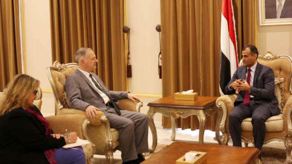 وزير الخارجية اليمني: نعيد تقييم جدوى اتفاق الحديدة