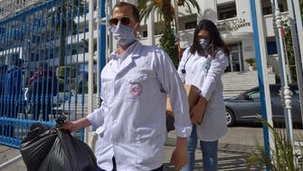 وزير الصحّة التونسي باكياً: الوباء قد يخرج عن السيطرة