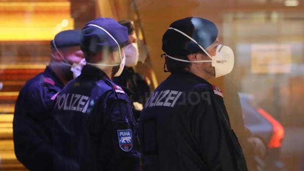 بسبب كورونا.. هذه الدولة تمنع التجمع لأكثر من 5 أشخاص!