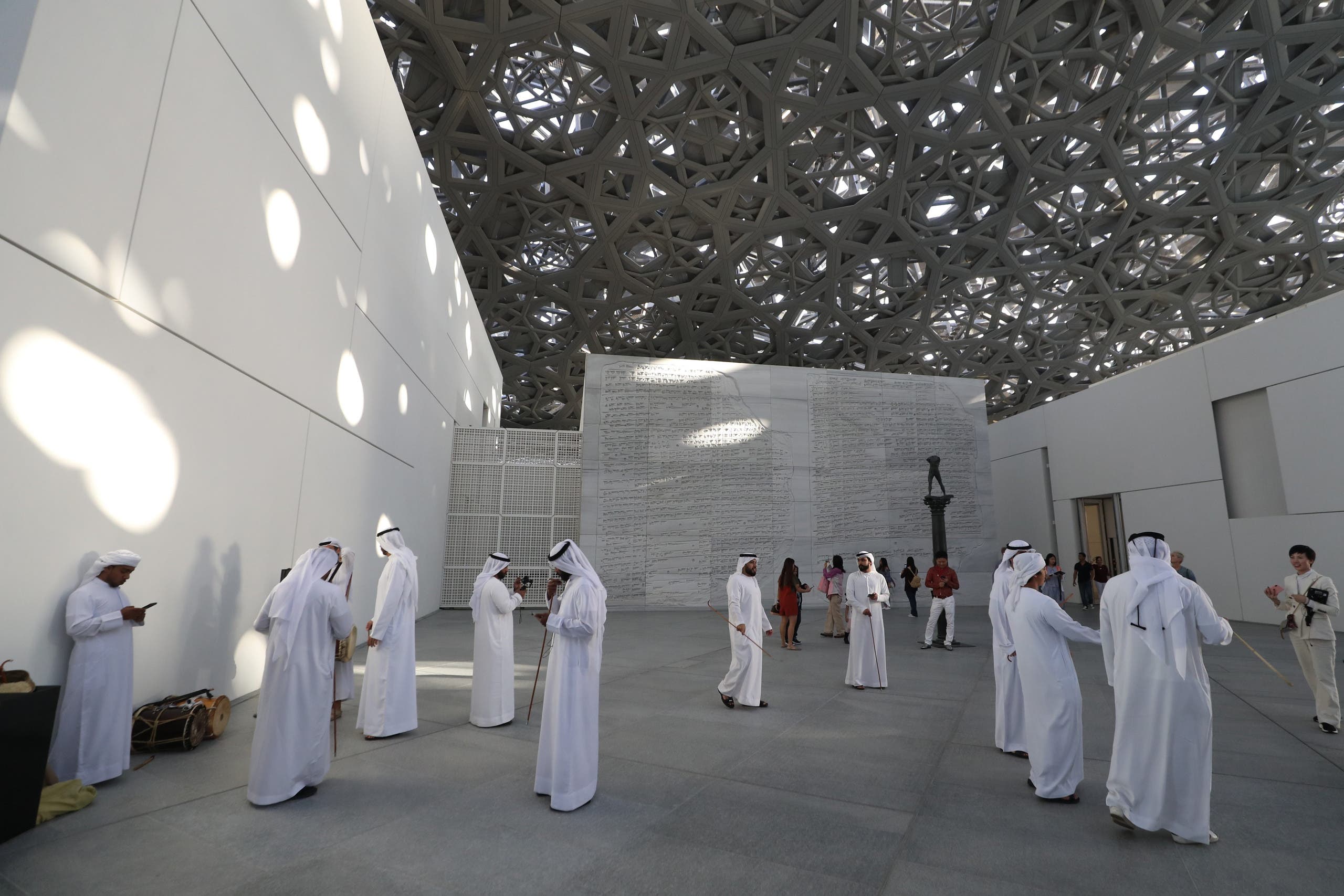 Dubai visitors to Louvre - Feb 2019 - AFP