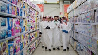وزير التجارة السعودي: وفرة بالمخزون الغذائي ونراقب الأسعار