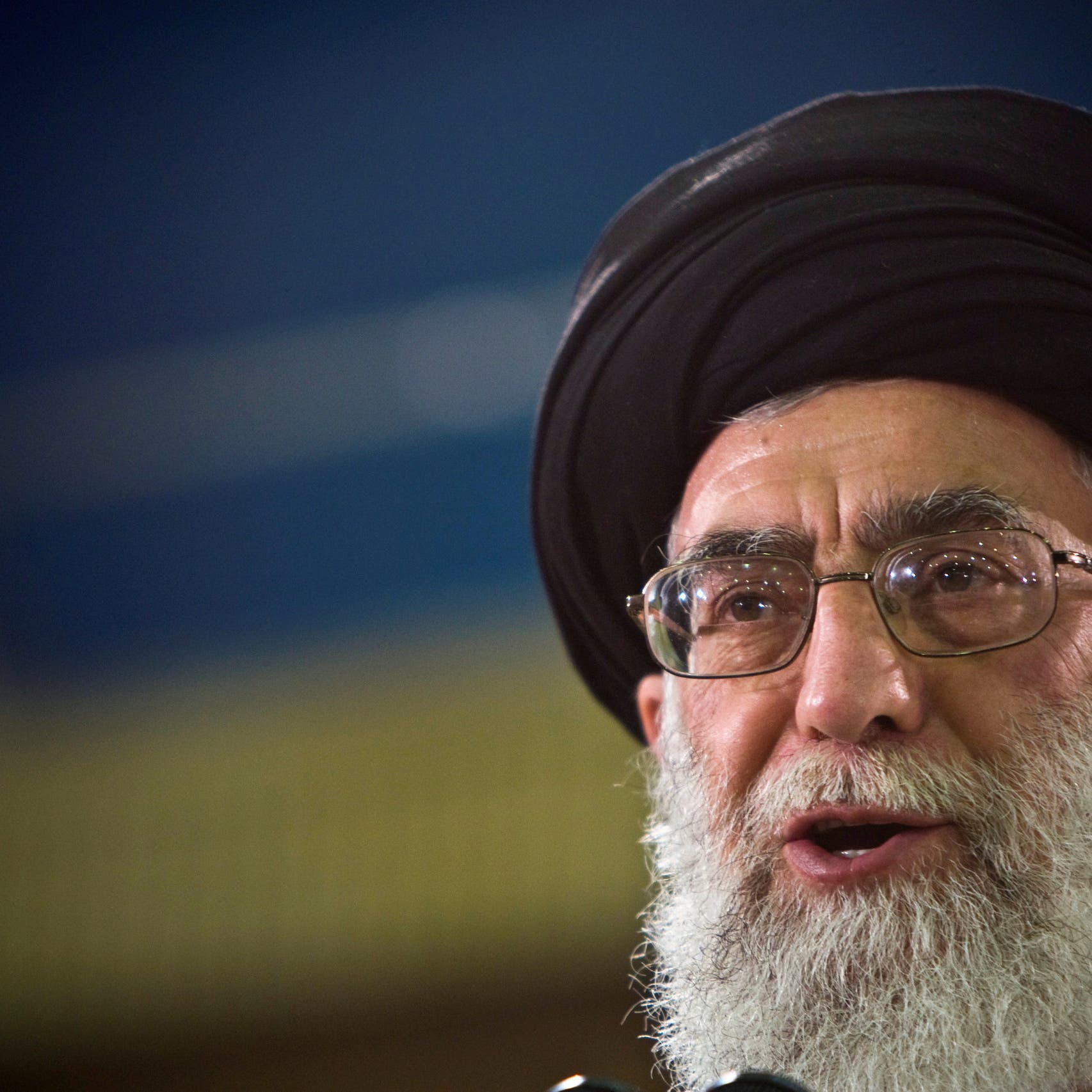 قائد إيراني: ترمب أراد قصف منزل خامنئي عقب مقتل سليماني