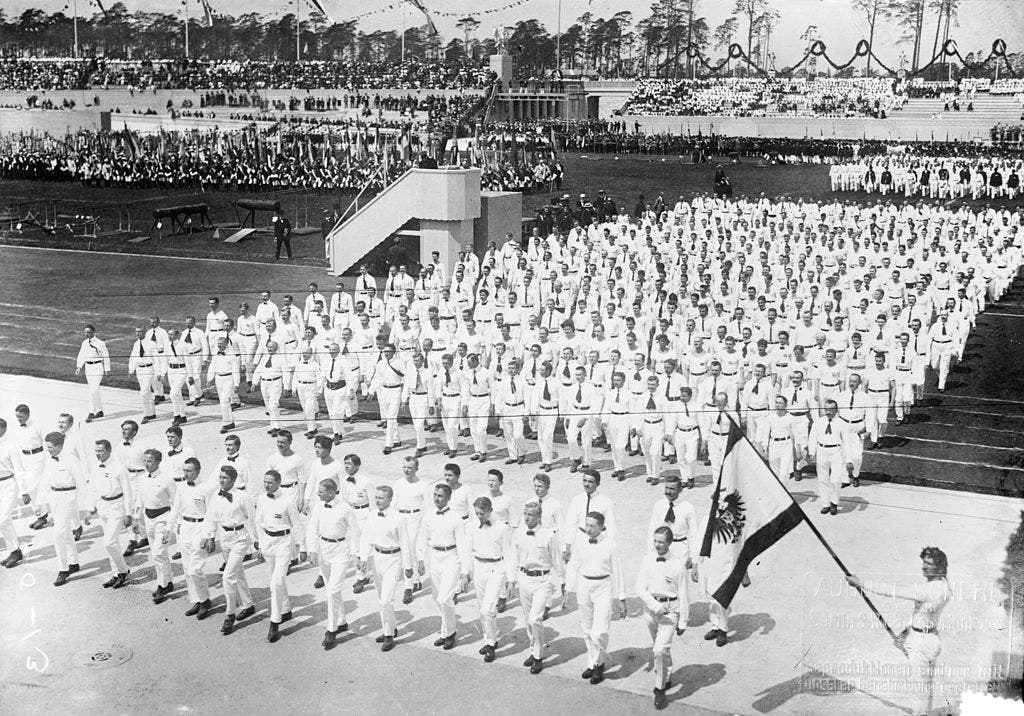 استعراض افتتاح الملعب الألماني ببرلين عام 1913
