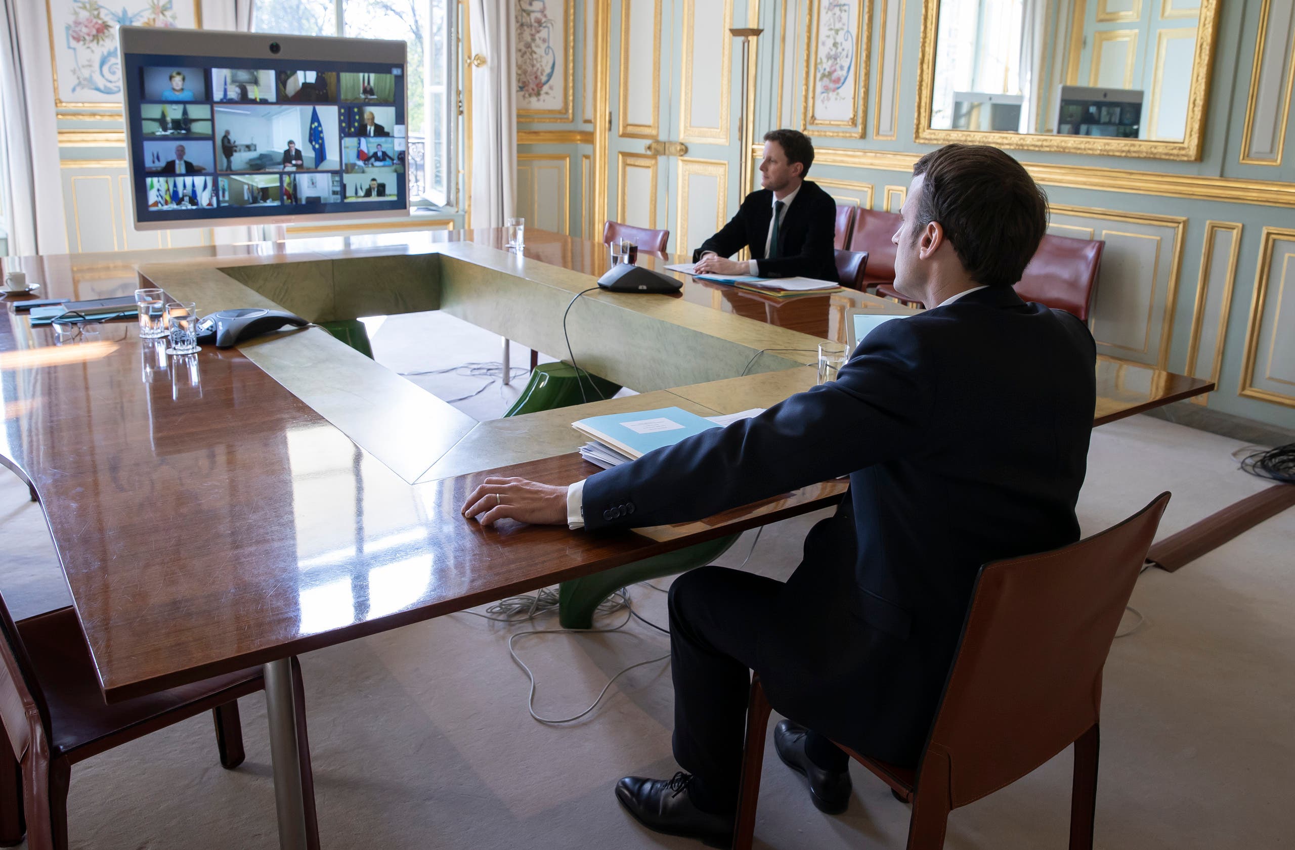 الرئيس الفرنسي إيمانويل ماكرون يشارك في القمة الأوروبية