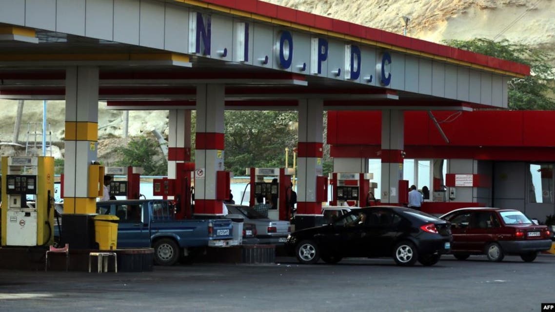 محطة وقود في طهران (002)