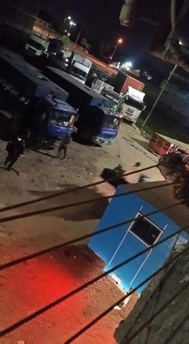 الشرطة تطوق المقبرة