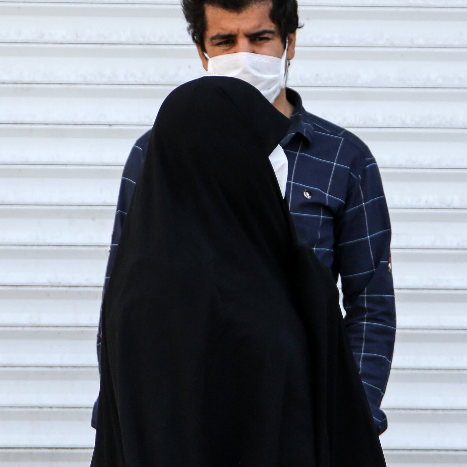 إيران تغص بالإصابات.. وعين السلطة على "الآداب"