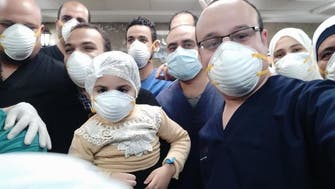 طبيب يروي قصة شفاء أصغر مصابة بكورونا في مستشفى عزل مصري