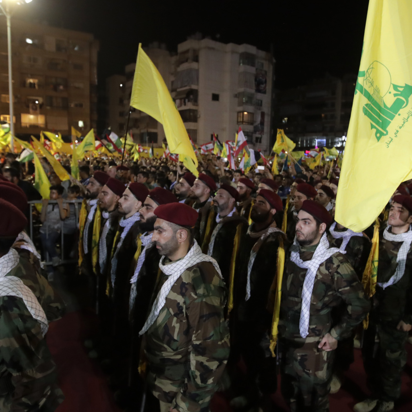 المانحون يقاطعون "وزارات" حزب الله في لبنان.. وصندوق النقد متردد!