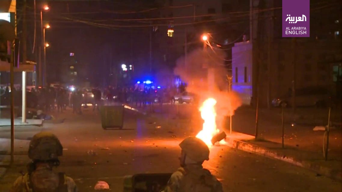 Minor protests break out in Lebanon in third night of unrest, Sidon c. bank torched