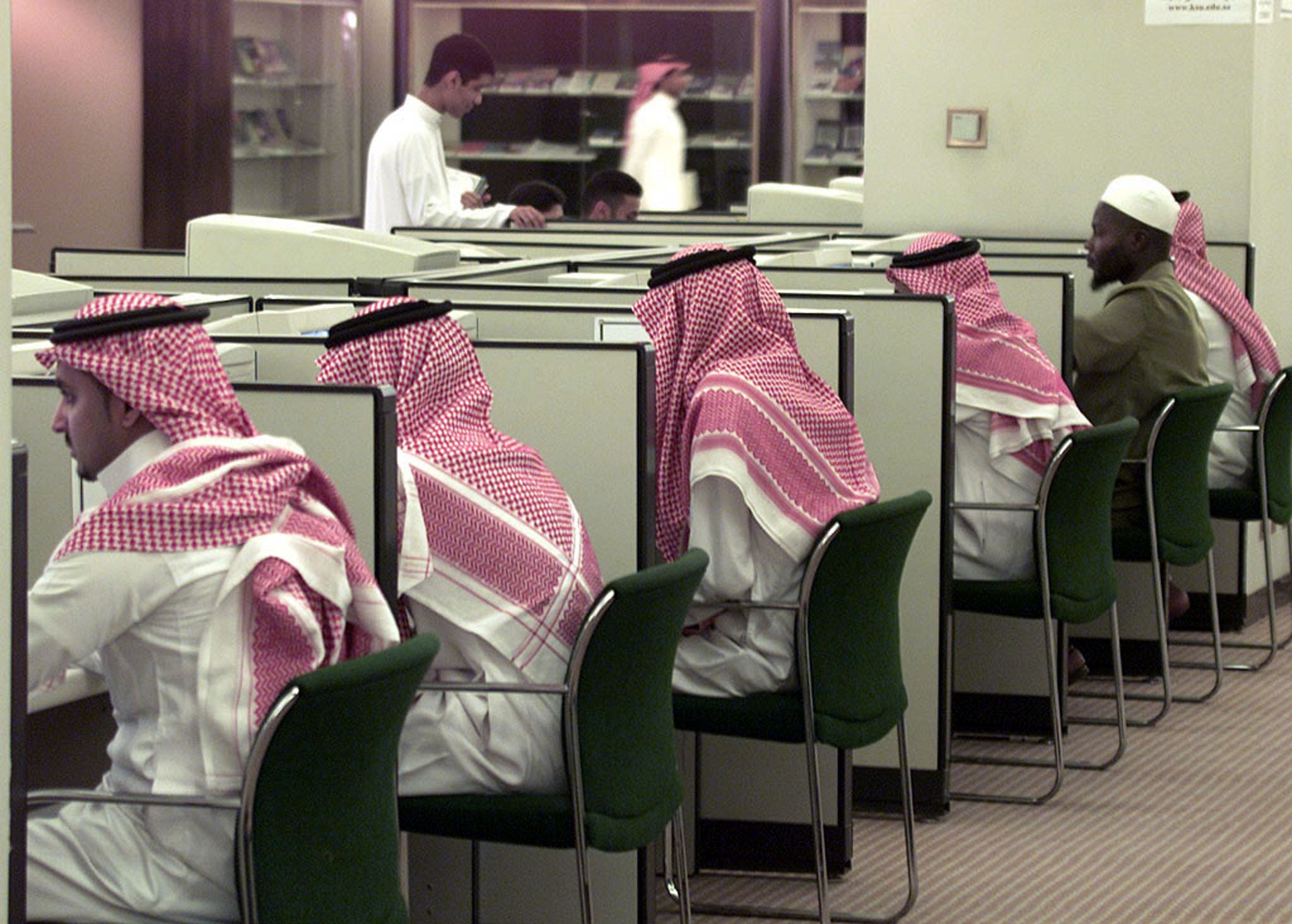 Saudi students attend a computer class at King Saud University in Riyadh, Saudi Arabia. (File photo: Reuters)