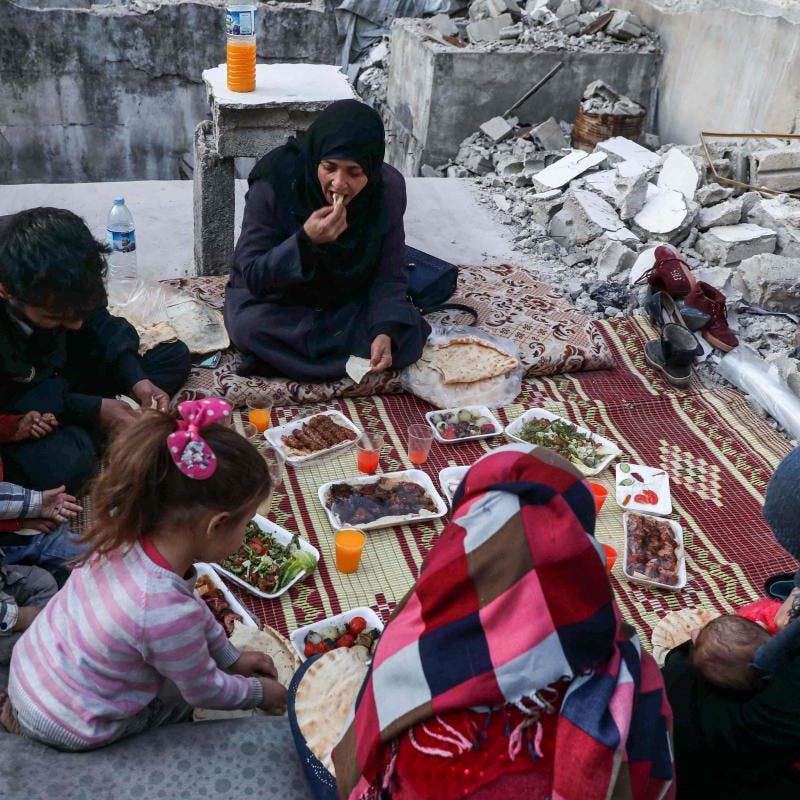 بعد سنوات قهر.. شبح الجوع والفقر يداهم السوريين