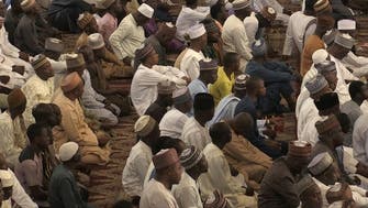 الموريتانيون يتقاطرون على المساجد بعد تخفيف تدابير العزل