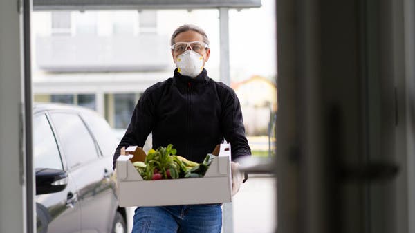 هل ينتقل كورونا بالطعام؟ هيئة مختصة تجيب