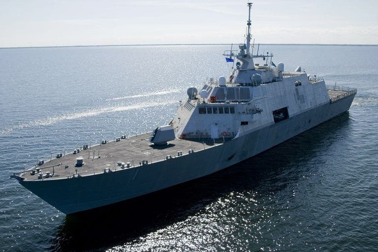 USS Freedom واحدة من أول سفينتين قتاليتين ساحليتين